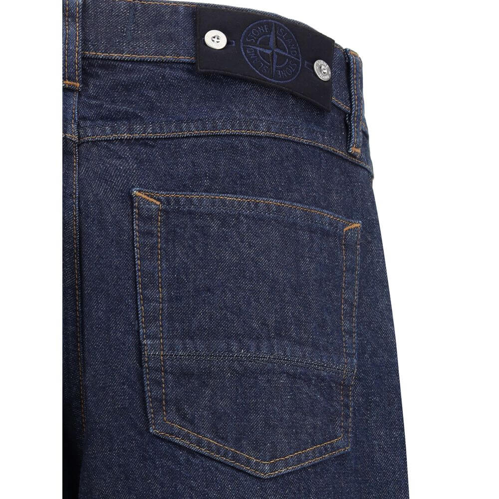 Blue Cotton Straight-Leg JeansThe Stone Island Denim-Rinsed Jeans are a timeless essential. Designed with a button closure, belt loops, and a classic 5-pocket construction, they feature contrast stitching, a straight hem, and a logo patch at the back. The