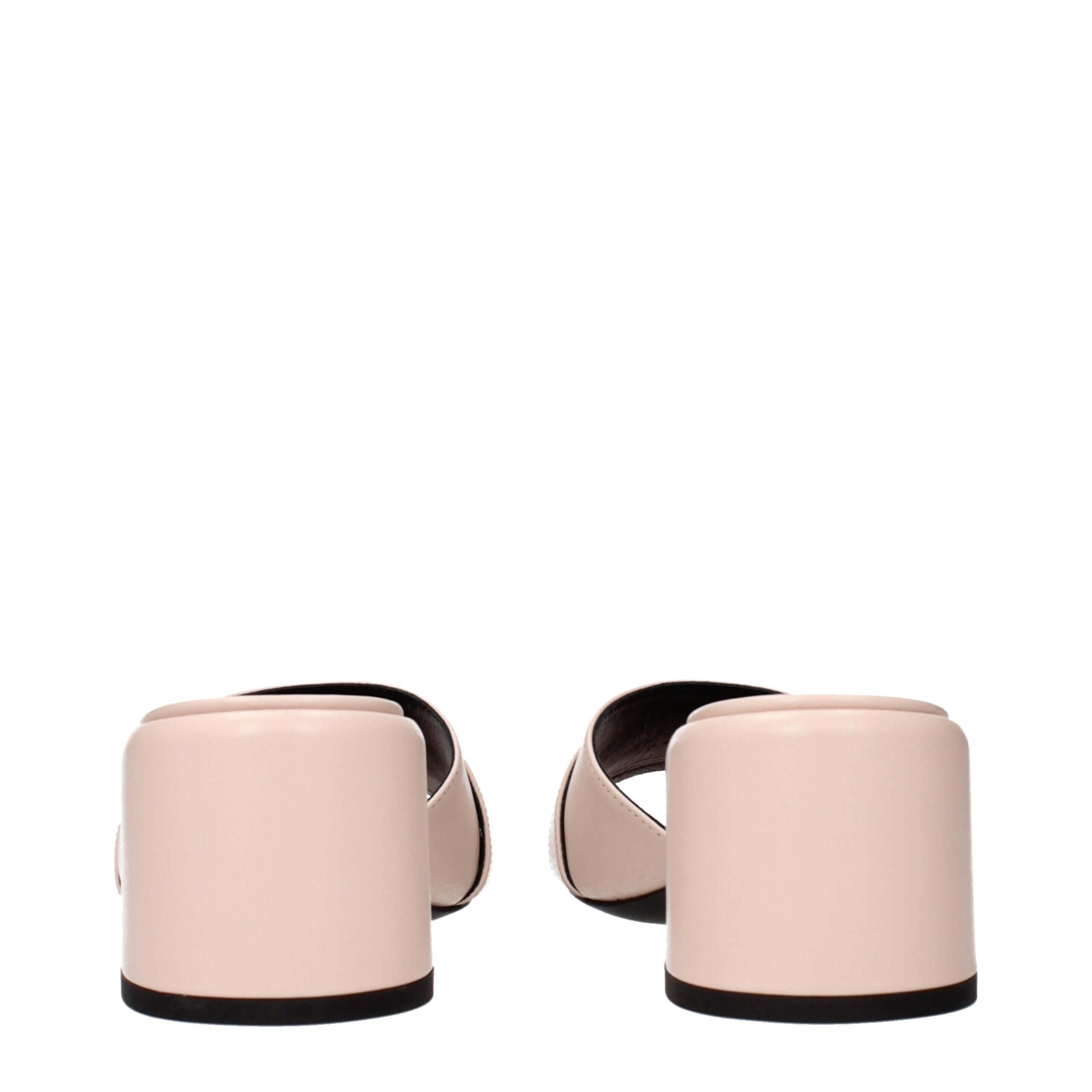 Pink Leather Platform SandalsDescription: The product with MPN 10192251A086631PV4V and code F85133 leather in pink is a sandals designed by Versace. It has features like front detail.Pink Leather Platform Sandals${tagsVersaceAulae Pink Leather Platform Sa