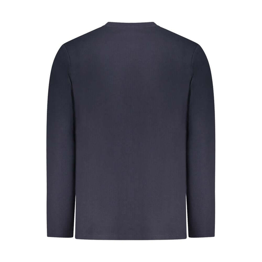 Blue Cotton Men SweaterElevate your wardrobe with the unmistakable class of Hugo Boss. This long-sleeved, crew neck sweater features the iconic Hugo Boss embroidery logo, offering a subtle nod to the brand’s storied heritage. Fashioned from a blend of pre