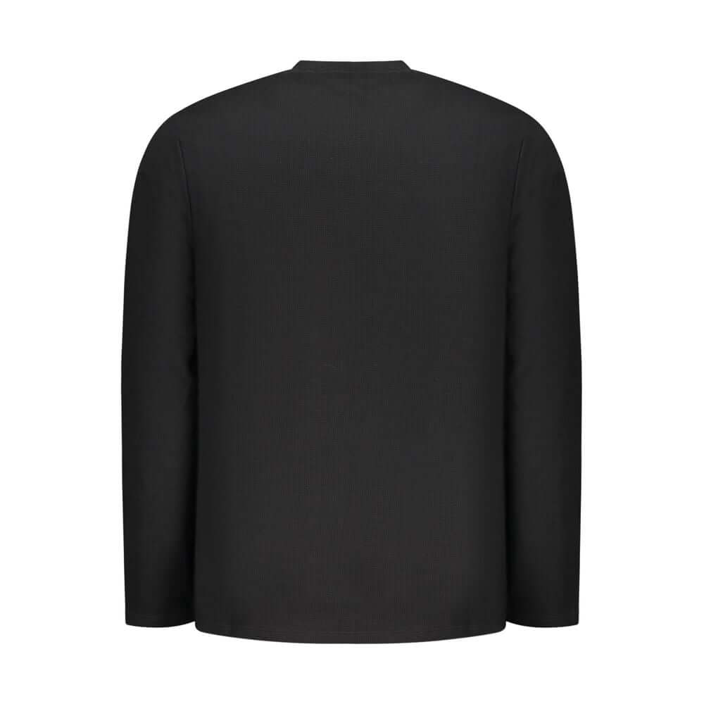 Black Cotton Men SweaterElevate your wardrobe with the epitome of sleek sophistication—this Hugo Boss sweater exudes a confident edge with its sharp black hue and refined embroidery logo detail. Crafted for the modern man who demands both comfort and styl