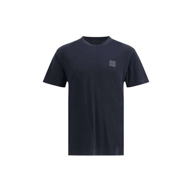 Blue Cotton T-ShirtThe Stone Island crew-neck T-shirt elevates a wardrobe essential with the brand’s signature approach. Crafted from cotton crêpe jersey, it features a garment-dyed finish, giving each piece unique depth of color. Designed with a slim fit