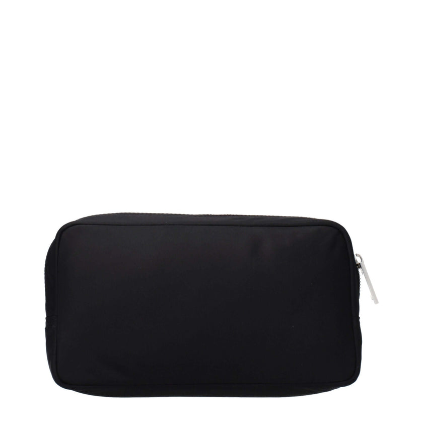 Black Nylon Clutch BagDescription: The product with MPN 8090576 and code F85149 nylon in black is a clutches designed by Burberry. It has features like front logo.Black Nylon Clutch Bag${tagsBurberryAulae Black Nylon Clutch Bag BurberryAulae Black Nylon C