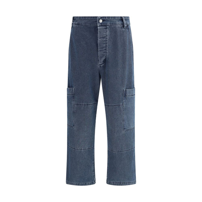 Blue Cotton Jeans DenimThe Le Cargo De-Nîmes Carré Jeans by Jacquemus reinterpret denim with a sculptural and contemporary approach. The wide, straight-leg cut pairs with functional details such as cargo pockets on the leg and back patch pockets featuring