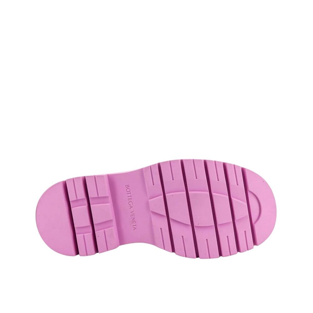 Black Calfskin Chelsea BootsDescription: – Composition: 100% calf leather – Inner: Leather – Insole: Leather – Sole: Rubber – pull tab at the rear – Round toe – Elasticated side inserts – Slip on – Made in Italy – Gender: WOMEN –Black Calfskin Chelsea Boo