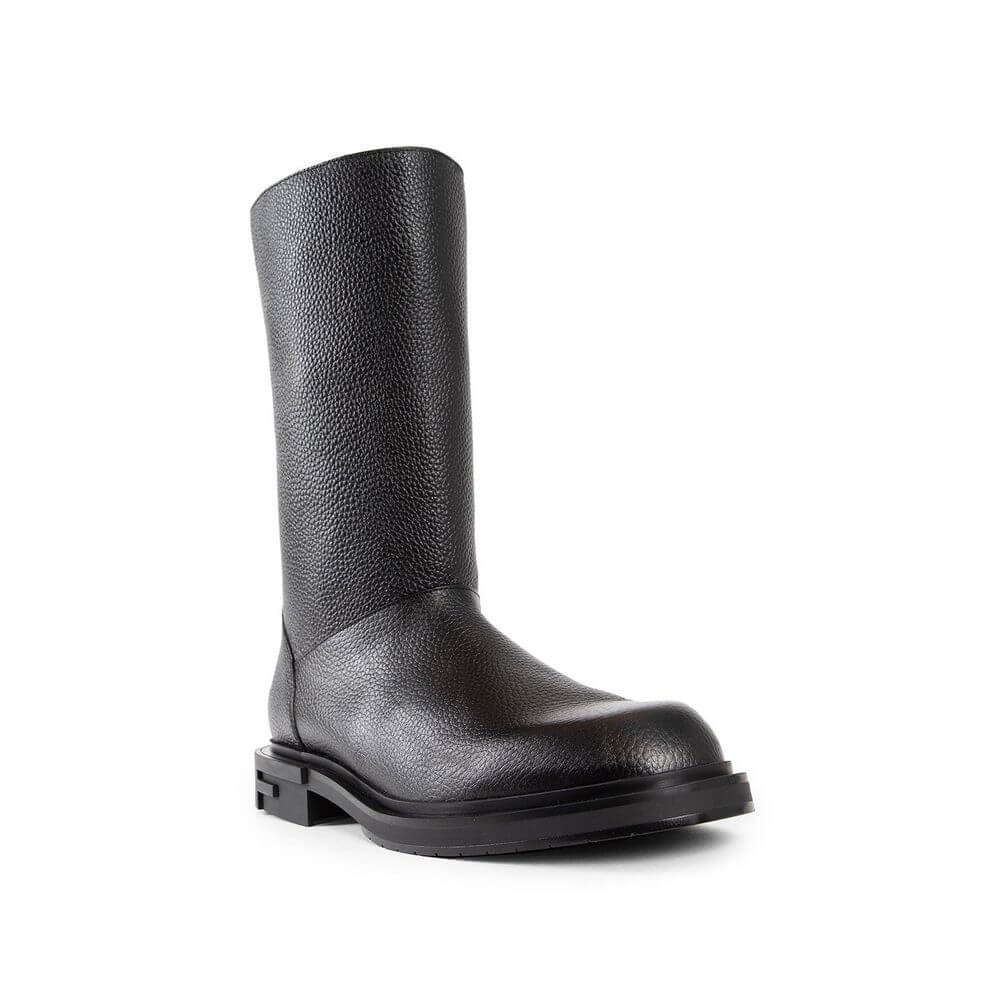 Black Calfskin BootsDescription: – Composition: 100% calf leather – Inner: Leather – Insole: Leather – Sole: Rubber – Round toe – Slip-on design – Grained leather – ‘F” block heel – Back tonal hand-stitching detail – Made in Italy – Gender: MEN – Size & F