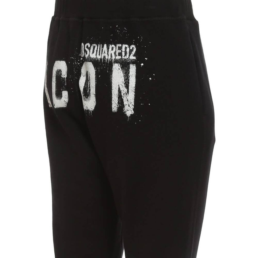 Black Cotton Joggers (Workout Pants)Description: – Composition: 100% Cotton – Elasticated waist – Two side pockets – Back contrast logo detail – Machine wash – Ribbed cuffs – Made in Italy – Gender: MEN –Black Cotton Joggers (Workout Pants)${tagsDsquared²