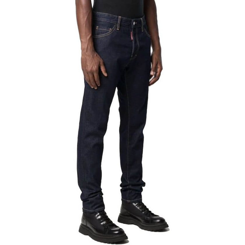 Blue Cotton Straight-Leg JeansDescription: – Composition: 100% Cotton – Front button closure – Belt loops – Five pockets – Machine wash – Front and back logo detail – Made in Italy – Gender: MEN –Blue Cotton Straight-Leg Jeans${tagsDsquared²Aulae Blue Cot