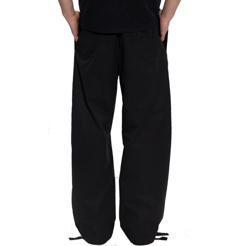 Black Cotton Casual PantsDescription: – Composition: 100% Cotton – Machine wash – Drawstring waist – Straight legs – Gender: MEN –Black Cotton Casual Pants${tagsVersaceAulae Black Cotton Casual Pants VersaceAulae Black Cotton Casual Pants Description: – C