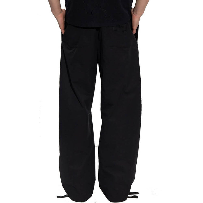 Black Cotton Casual PantsDescription: – Composition: 100% Cotton – Machine wash – Drawstring waist – Straight legs – Gender: MEN –Black Cotton Casual Pants${tagsVersaceAulae Black Cotton Casual Pants VersaceAulae Black Cotton Casual Pants Description: – C