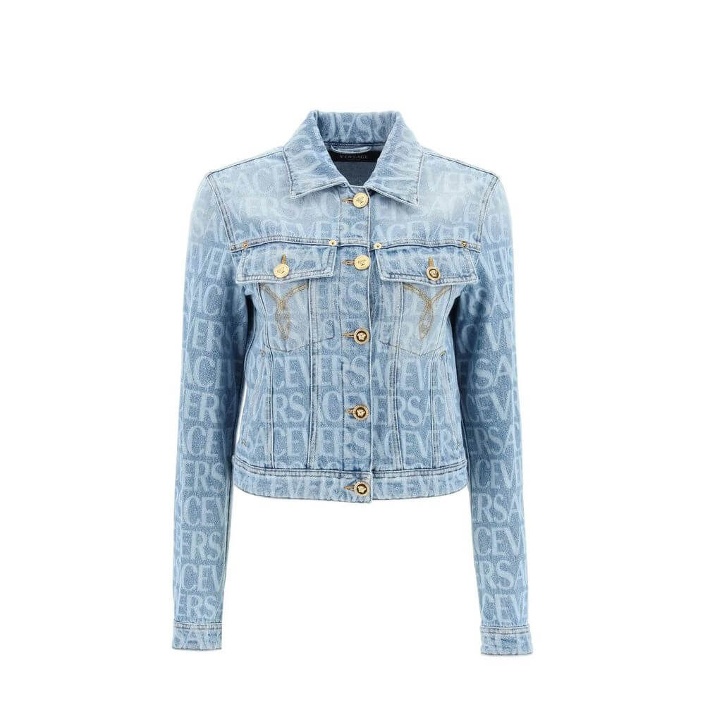 Blue Cotton Denim JacketDescription: – Composition: 100% Cotton – Long sleeves – Front button closure – Two side pockets – Back logo detail – Two front pockets – All-over printed logo detail – Made in Italy – Gender: WOMEN –Blue Cotton Denim Jacket${tagsV
