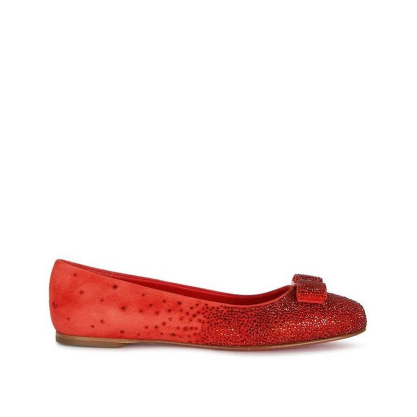 Red Calfskin Ballet FlatsDescription: – Composition: 100% calf leather – Suede effect – Leather lining, insole, sole – Rounded toe – Crystal embellishments – Small logo detail – Made in Italy –Red Calfskin Ballet Flats${tagsSalvatore FerragamoAulae Red Ca