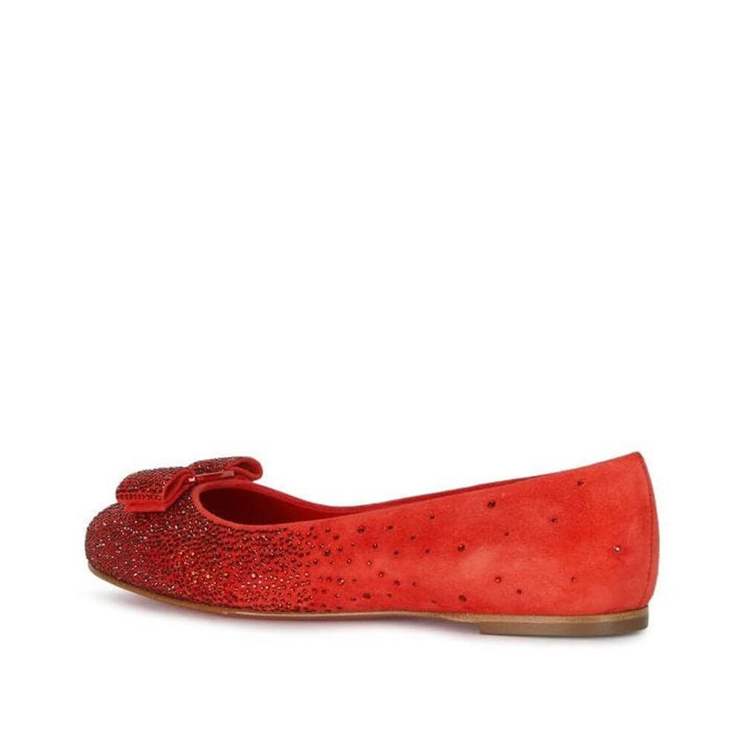 Red Calfskin Ballet FlatsDescription: – Composition: 100% calf leather – Suede effect – Leather lining, insole, sole – Rounded toe – Crystal embellishments – Small logo detail – Made in Italy –Red Calfskin Ballet Flats${tagsSalvatore FerragamoAulae Red Ca