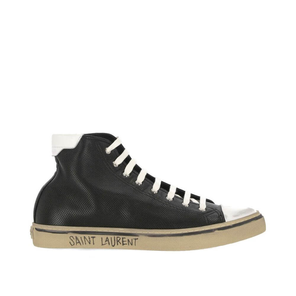 Black Calfskin High Top SneakersDescription: – Composition: 100% calf leather – Inner: Fabric – Insole: 100% Leather – Sole: 100% Rubber – relief logo detail – Round toe – Perforated detail – Lace-up fastening – Made in Italy – Gender: MEN –Black Calfskin
