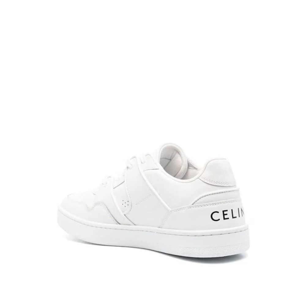 White Calfskin Low Top SneakersDescription: – Composition: 100% calf leather – Inner: Fabric – Insole: Fabric – Sole: Rubber – Round toe – Branded insole – Front lace-up closure – Top and back logo detail – Side logo relief – Made in Italy – Gender: MEN –