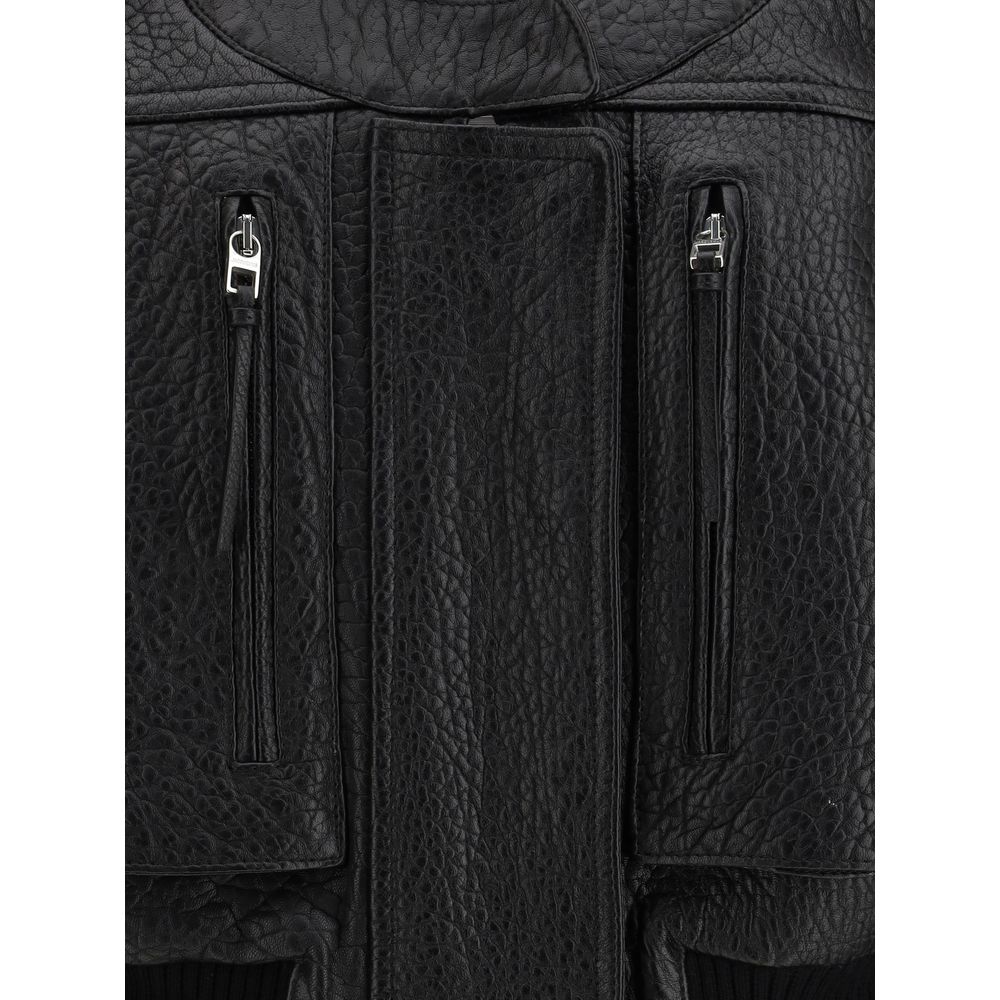 Black Lamb Leather SweatshirtThe Tore Bomber by Jacquemus, crafted from supple hammered lamb leather, merges craftsmanship with contemporary design for a piece of distinctive character. The concealed front closure with zip and snap buttons, paired with a