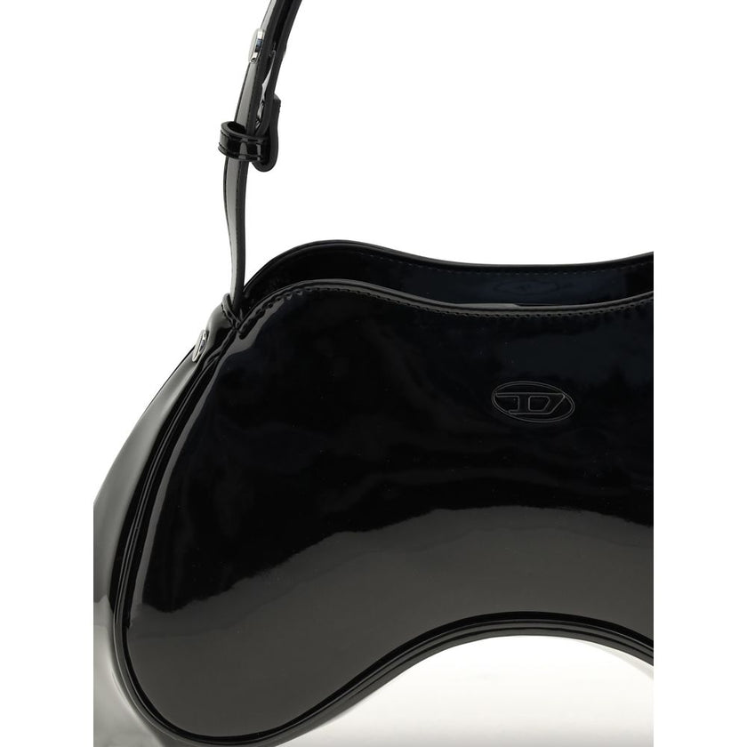 Black Polyethylene Shoulder BagThe Play large Shoulder Bag by Diesel is a modern and versatile accessory, featuring a unique and original design. It features an adjustable shoulder strap, allowing you to easily adjust it to the desired length. The glossy