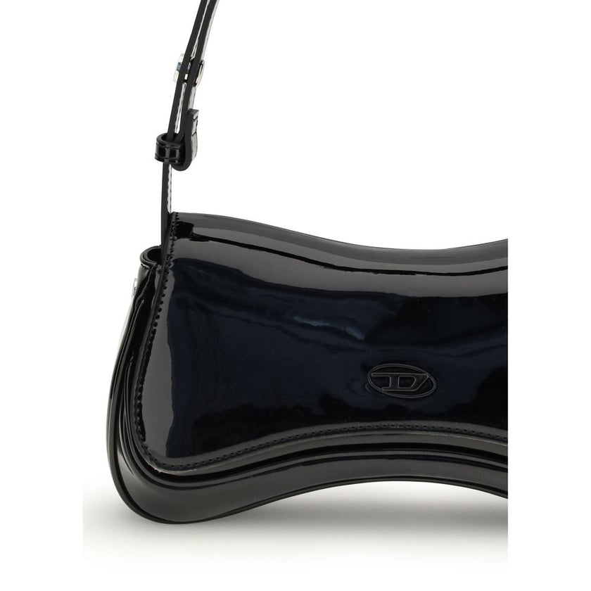 Black Polyethylene Shoulder BagThe Play Shoulder Bag by Diesel stands out for its curved, modern design, embellished with the logo on the front. Featuring a handle and a large single compartment, it offers practicality and style in one. The magnetic closu