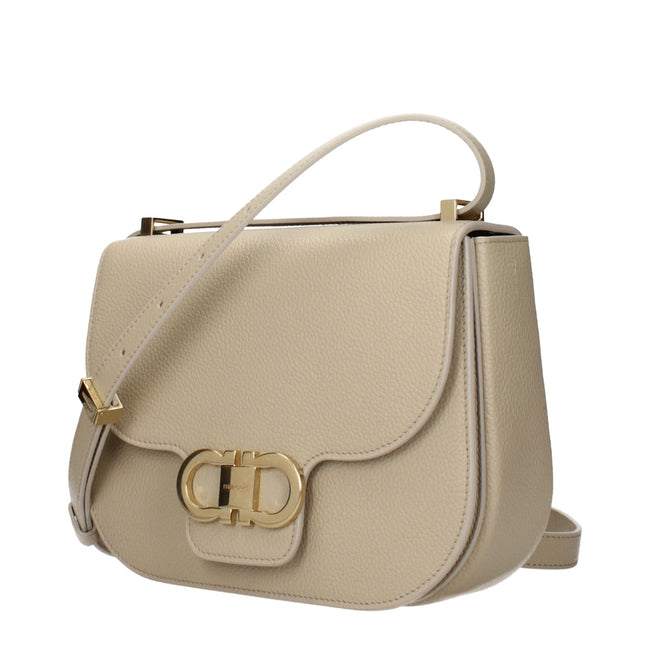 Gray Leather Crossbody BagDescription: The product with MPN 2198670781035 and code F84816 leather in gray is a crossbody bags designed by Salvatore Ferragamo. It has features like front logo, adjustable shoulder, removable shoulder.Gray Leather Crossbody