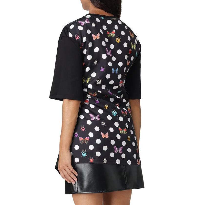 Black Cotton T-ShirtDescription: – Composition: 100% Cotton – Round neck – Short sleeve – Contrast logo print – The model is 1.79 m wearing size 40 – Safety pin detail – Ladybug print – Made in Italy – Gender: WOMEN –Black Cotton T-Shirt${tagsVersaceBlack