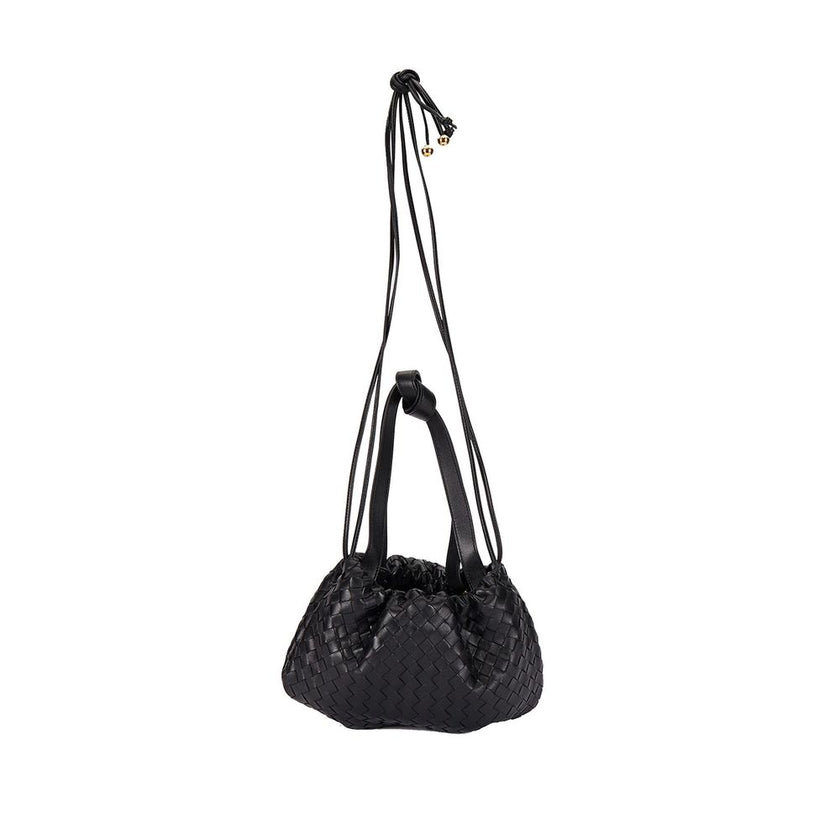 Black Lamb Leather Backet BagDescription: – Composition: 100% Lamb Leather – Drawstring closure – Detachable top handle – Leather lining – Made in Italy – Gender: WOMEN – Size & Fit: 26 x 18 x 8 cm. Handle: 18 cm. Shoulder strap: 40 cmBlack Lamb Leather B