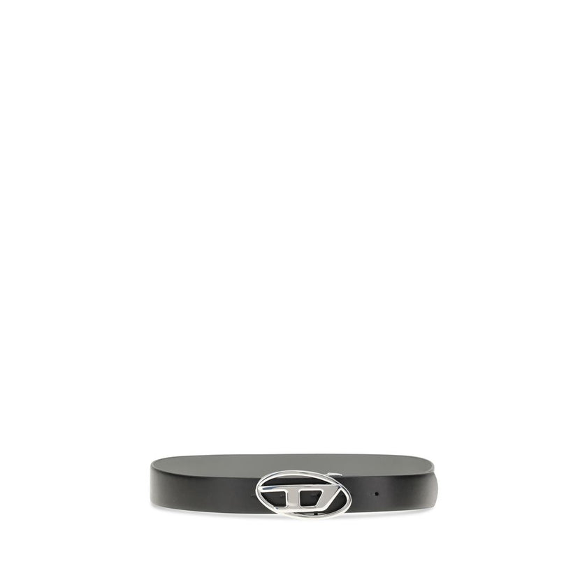 Black Calf Leather Bos Taurus Regular BeltThe B-1DR W Belt by Diesel combines quality with contemporary style. Made of supple Italian leather, it is enhanced by a polished oval buckle with nickel-free “D” logo, adding a distinctive and refined touch to an