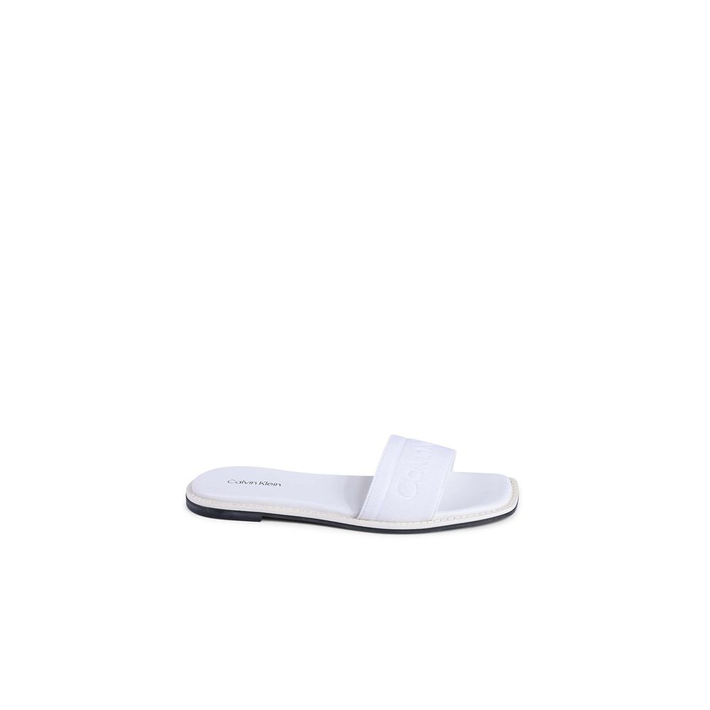 White Recycled Polyester SandalsStyle: Calvin Klein Womens Sandal Color: White Composition: 70% recycled polyester 30% natural rubber Made in China Detail: HW0HW01989YBRWhite Recycled Polyester Sandals${tagsCalvin KleinWhite Recycled Polyester SandalsStyl