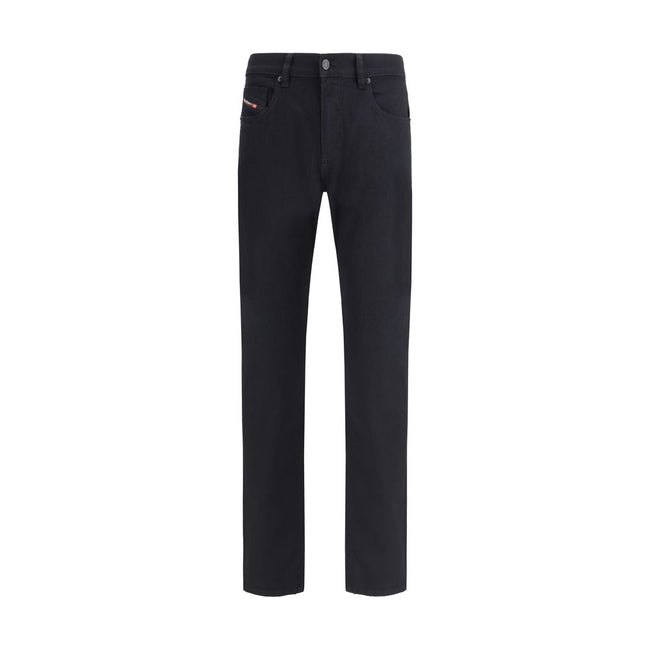 Black Cotton Slim Fit JeansThe 2019 D-Strukt 069YP slim Jeans by Diesel feature a slim fit with a mid-rise waist and narrow leg. Designed with clean, comfortable lines that minimize leg creasing, they ensure a sleek and modern silhouette. Made from stretc