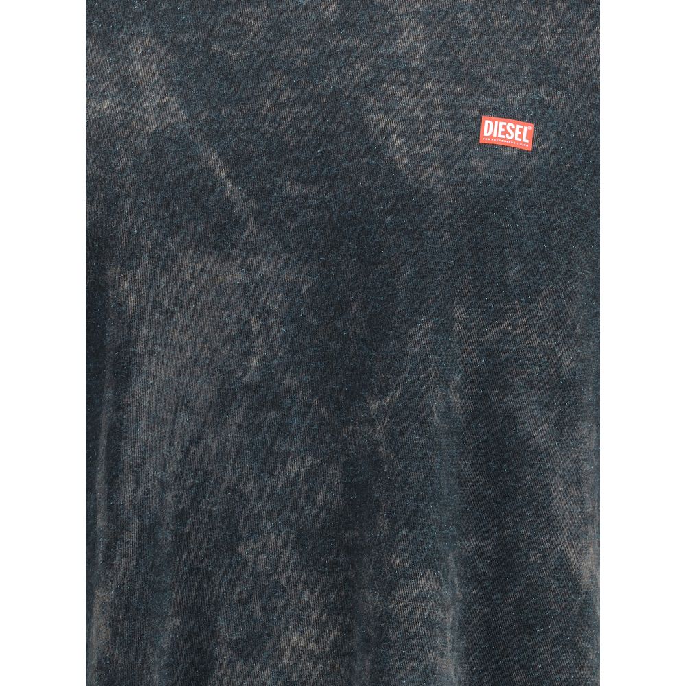 Black Cotton T-ShirtThe T-Boxt-T4 T-shirt by Diesel is crafted from soft vanisé jersey, featuring unique random acid-wash dyeing for an authentic worn-in look. Designed with a relaxed fit, crewneck, and short sleeves, the piece is finished with the Diesel